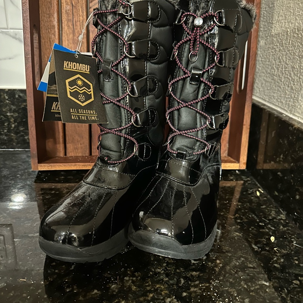 Khombu Black Quilted Winter Boots